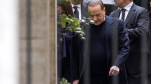 Berlusconi, fine dei servizi sociali (ma non del declino)